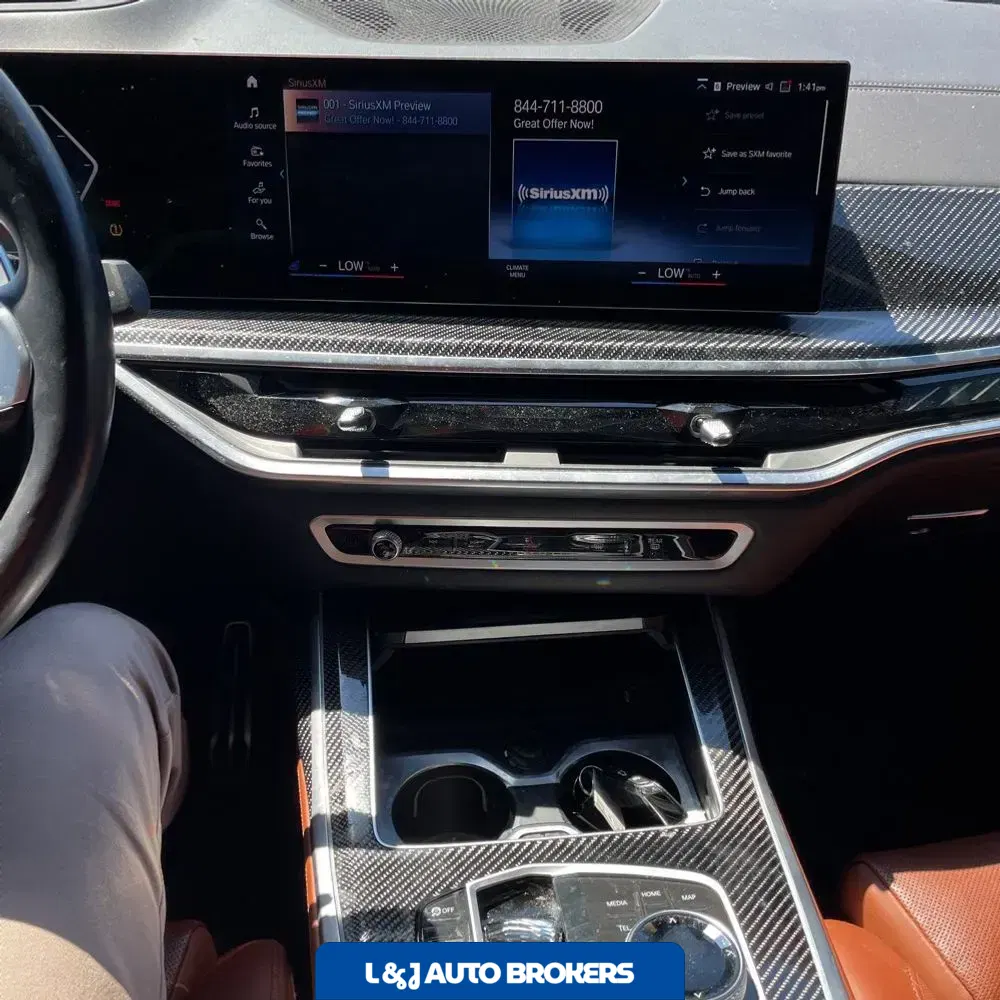 2023 BMW X7 M60i