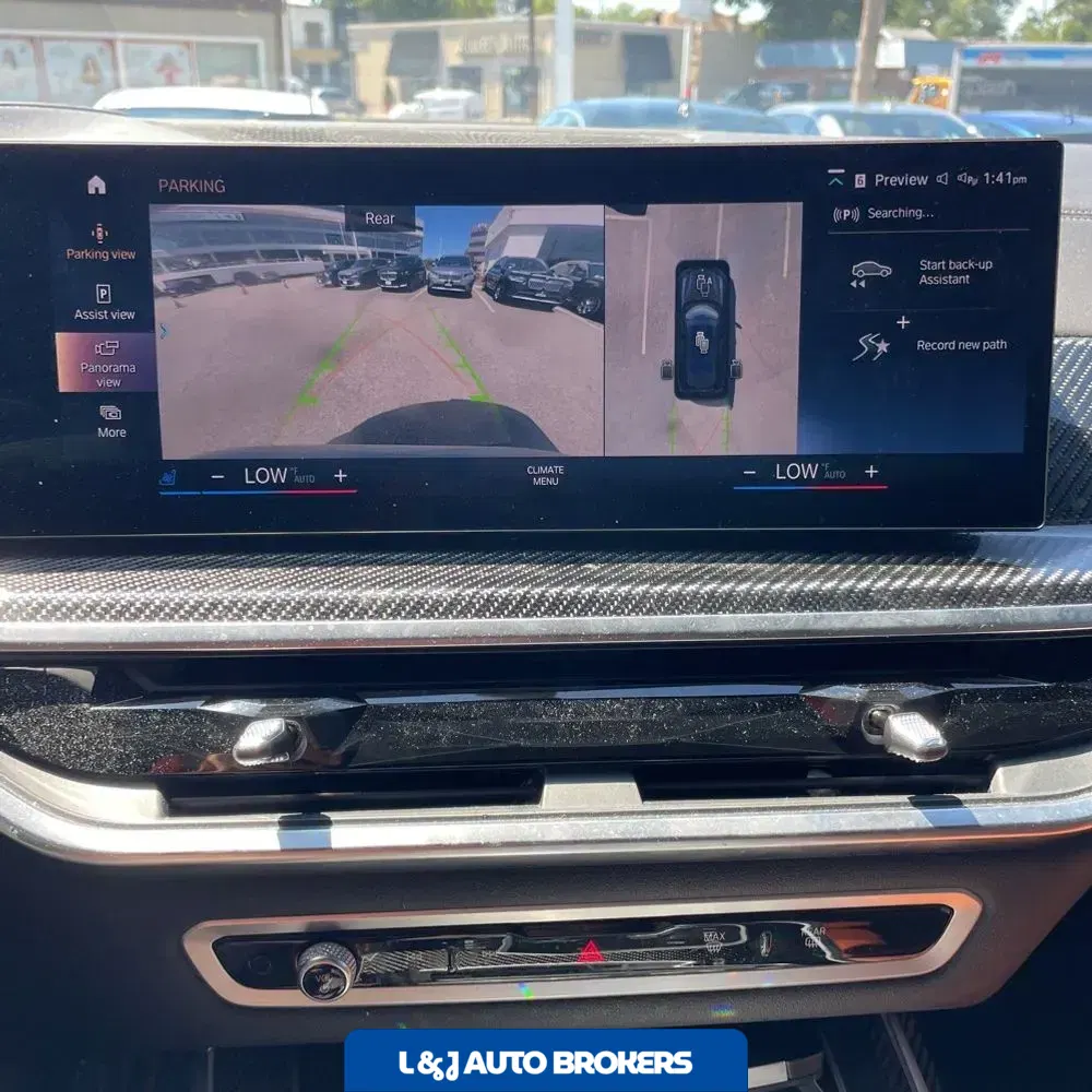 2023 BMW X7 M60i