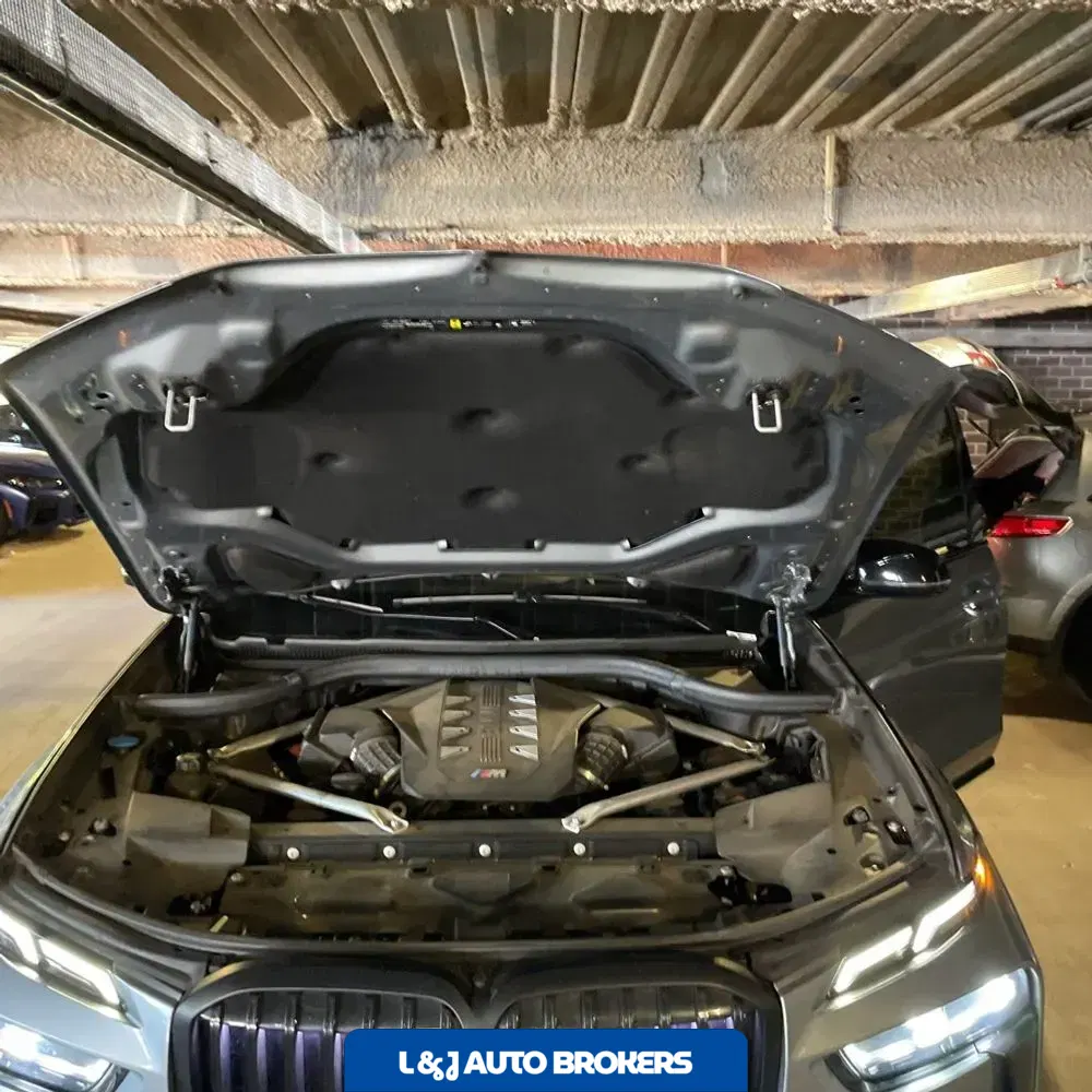 2023 BMW X7 M60i