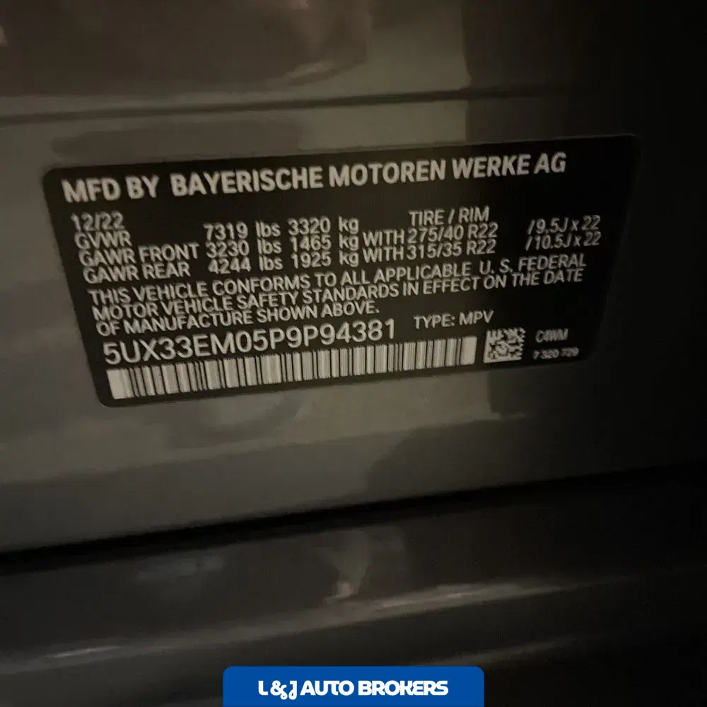 2023 BMW X7 M60i