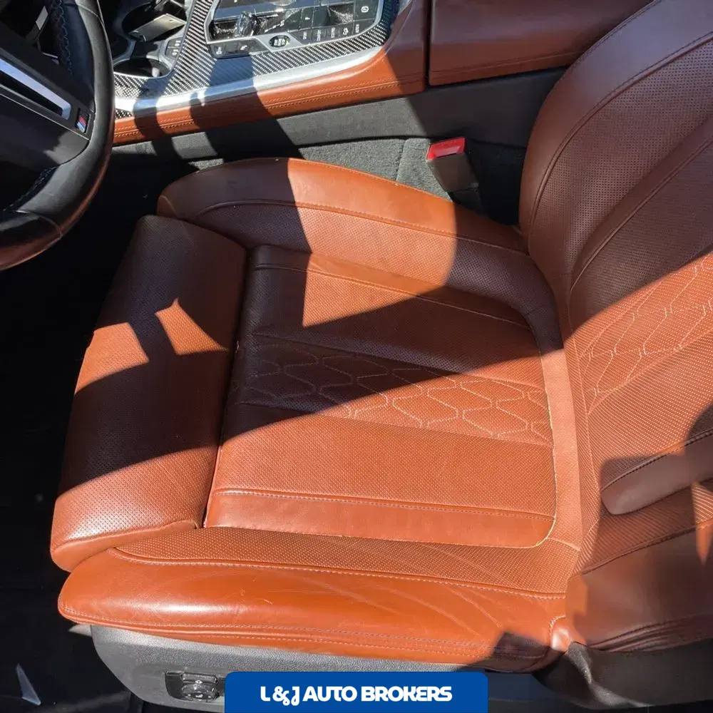 2023 BMW X7 M60i