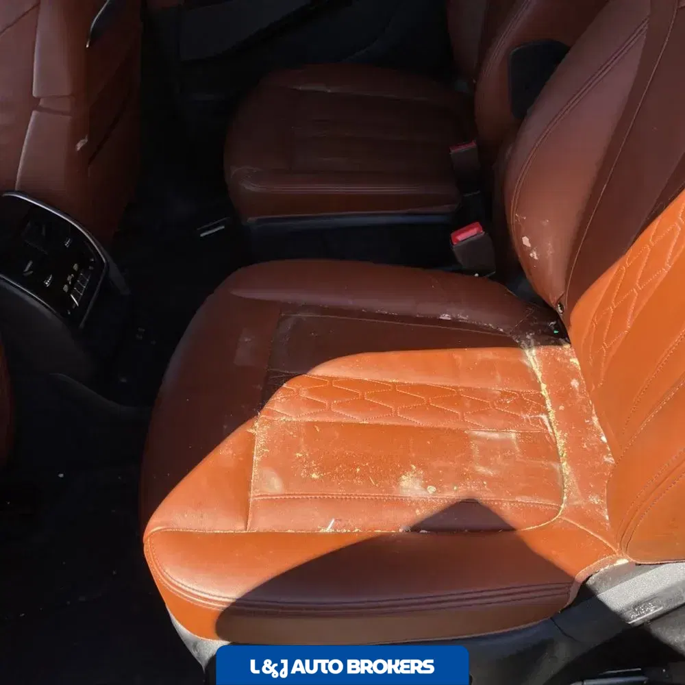 2023 BMW X7 M60i