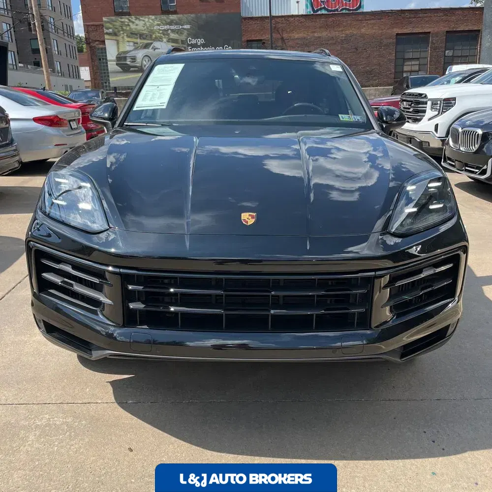 2024 Porsche Cayenne Base