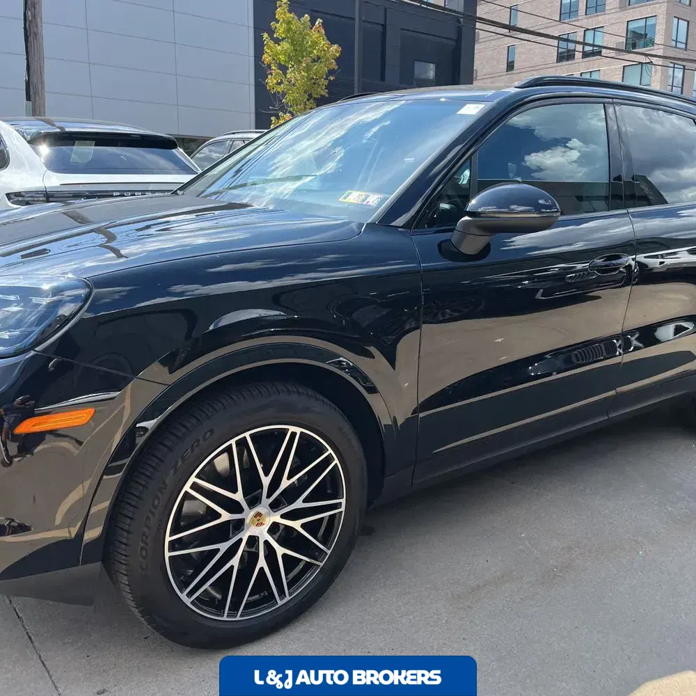 2024 Porsche Cayenne Base