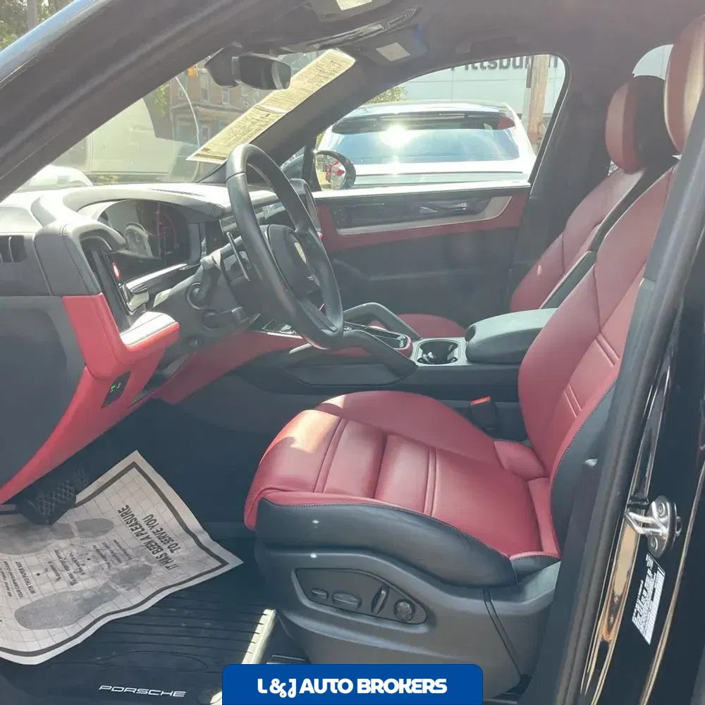 2024 Porsche Cayenne Base