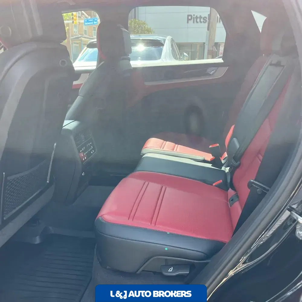 2024 Porsche Cayenne Base
