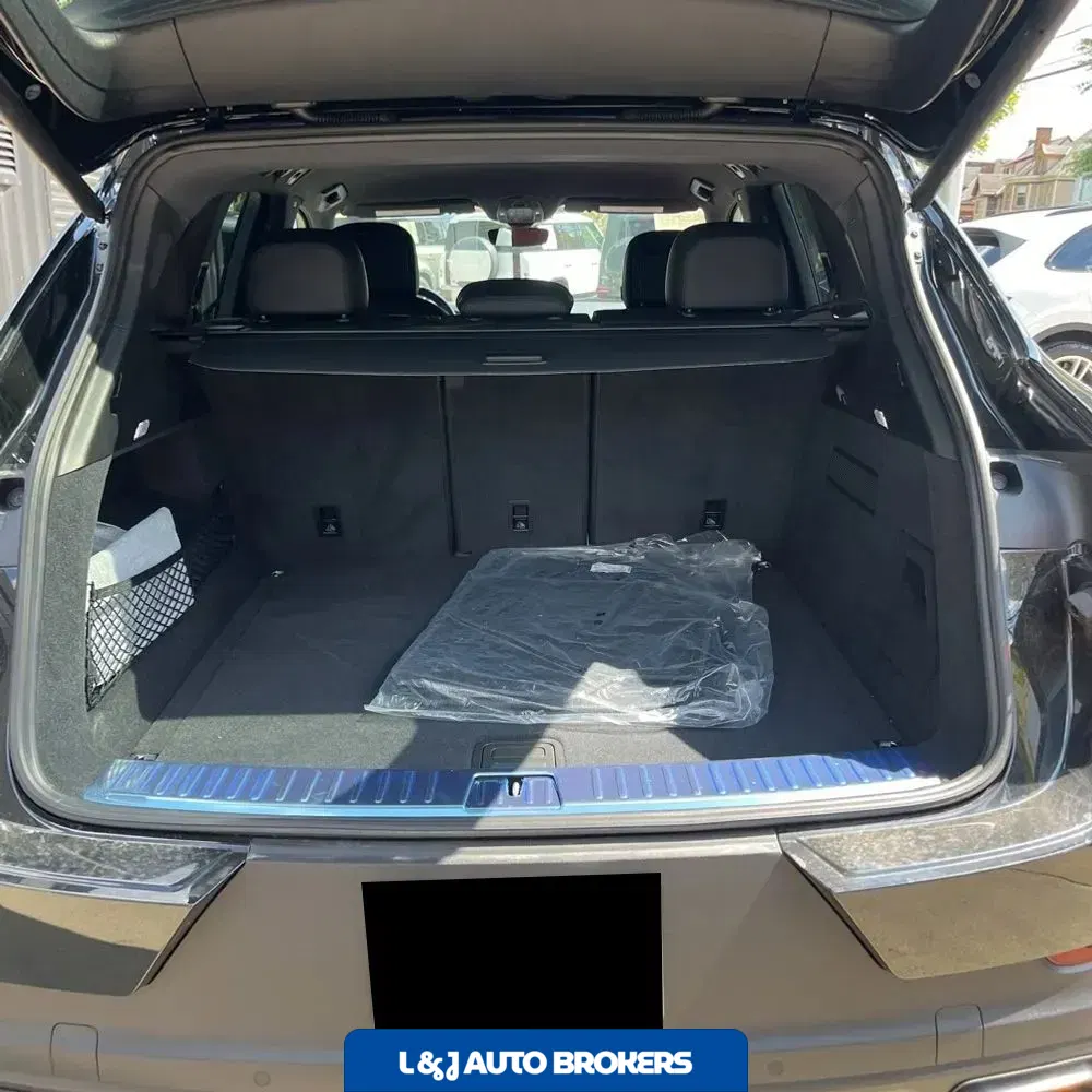 2024 Porsche Cayenne Base