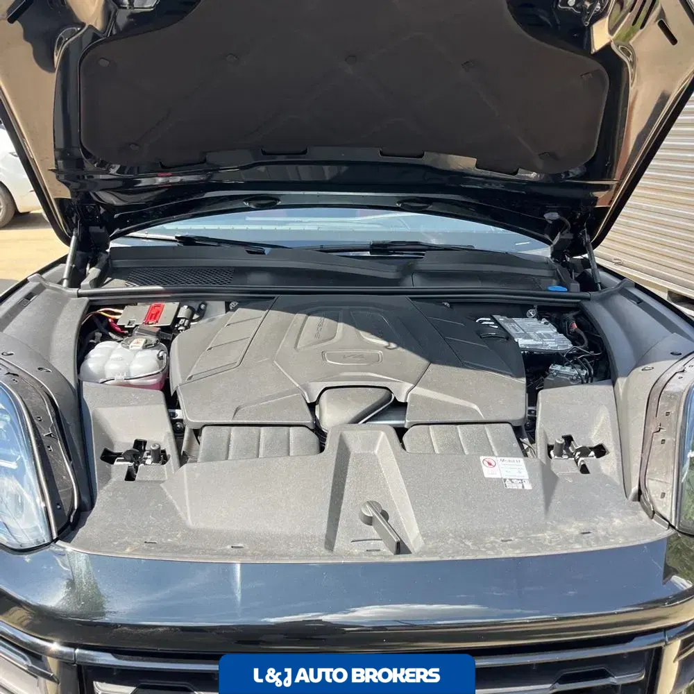 2024 Porsche Cayenne Base