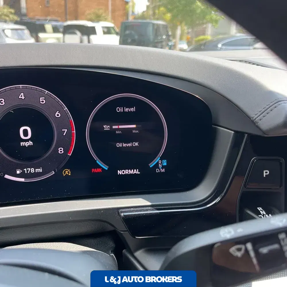 2024 Porsche Cayenne Base