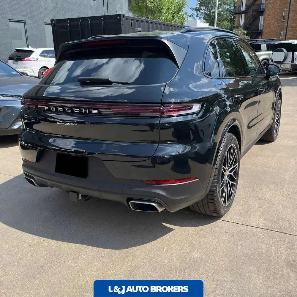 2024 Porsche Cayenne Base