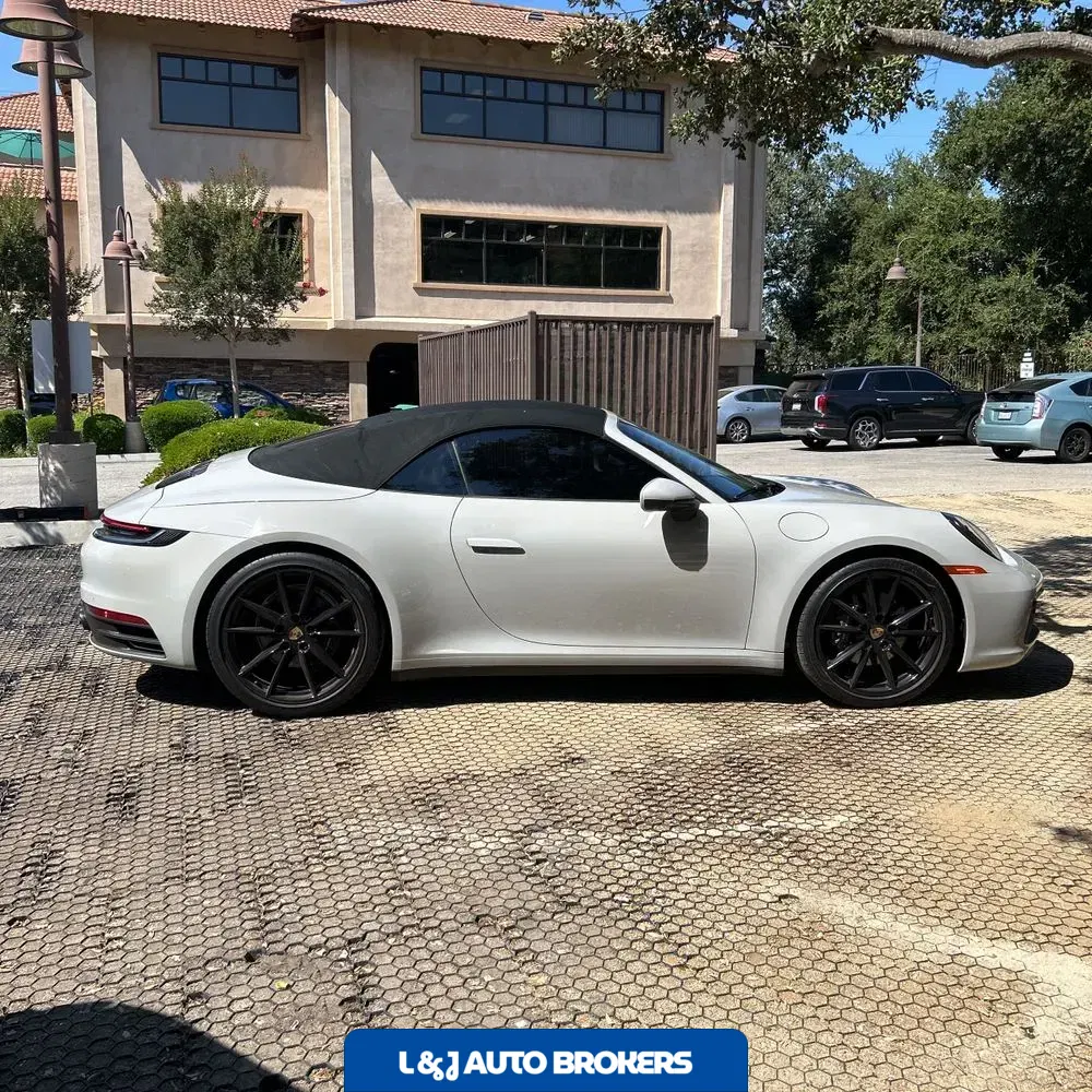 2021 Porsche 911 Carrera