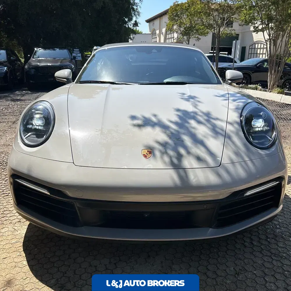 2021 Porsche 911 Carrera