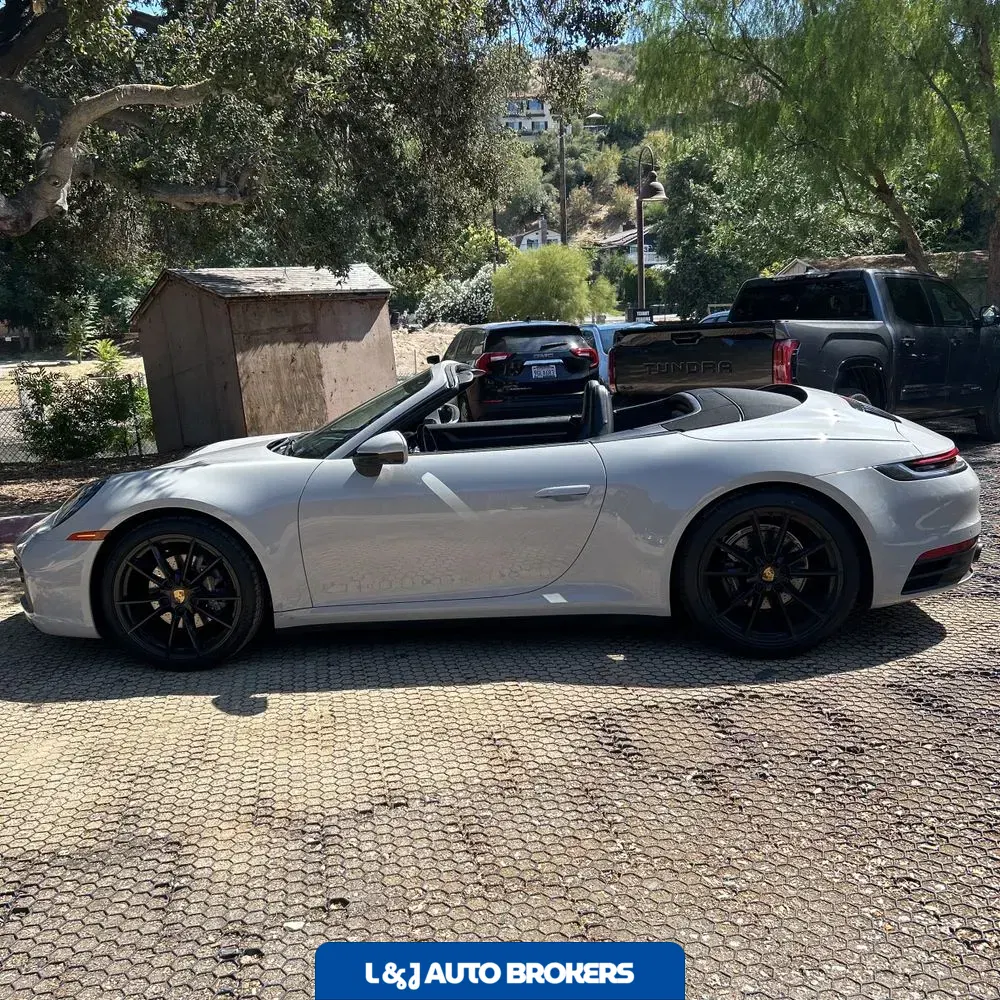 2021 Porsche 911 Carrera