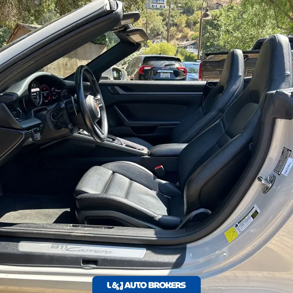 2021 Porsche 911 Carrera