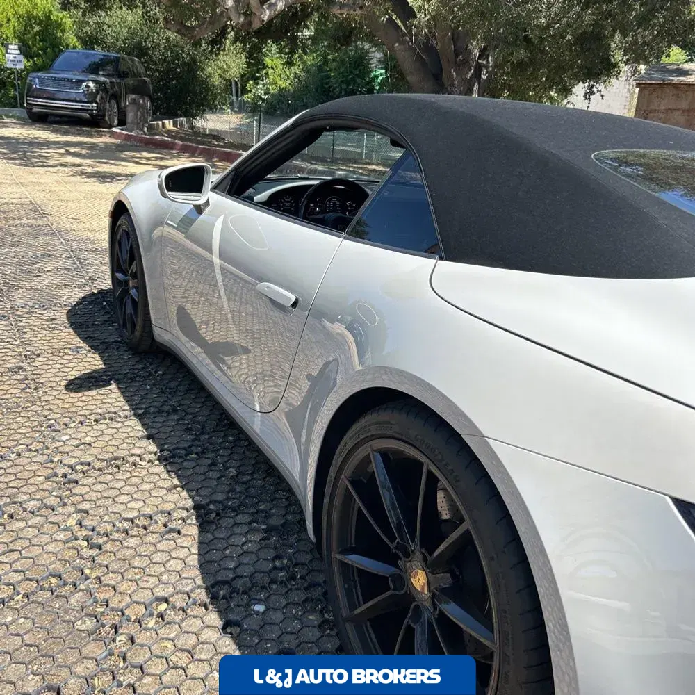 2021 Porsche 911 Carrera
