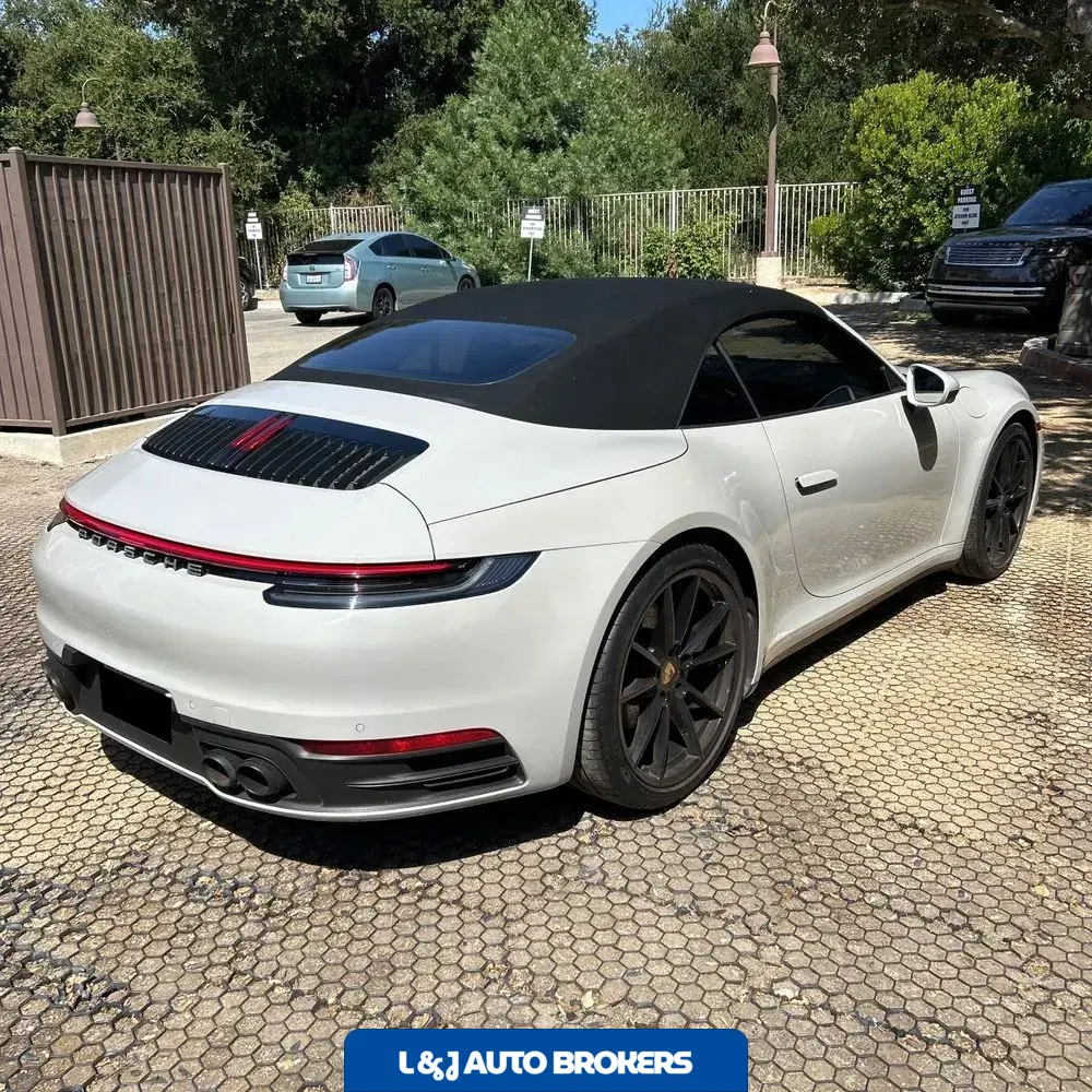 2021 Porsche 911 Carrera