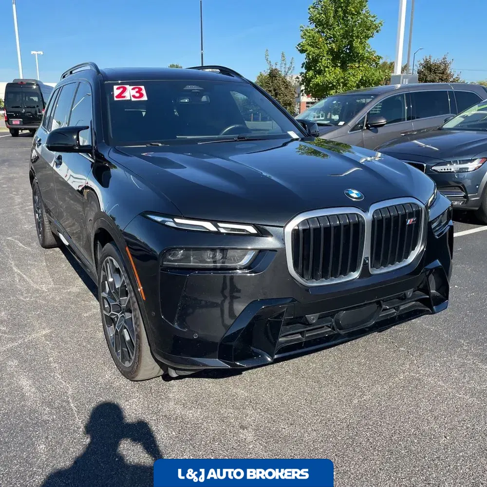 2023 BMW X7 M60i