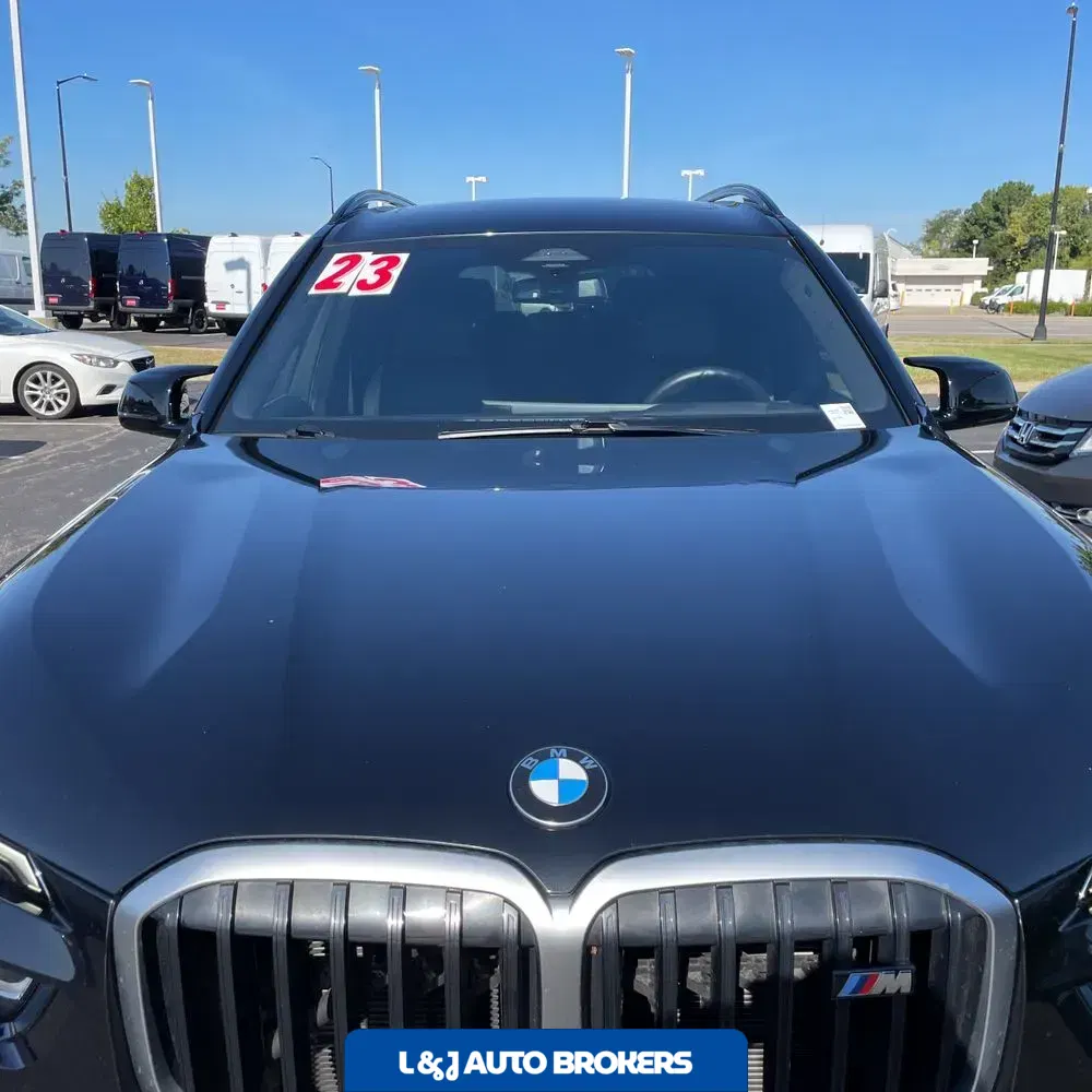 2023 BMW X7 M60i