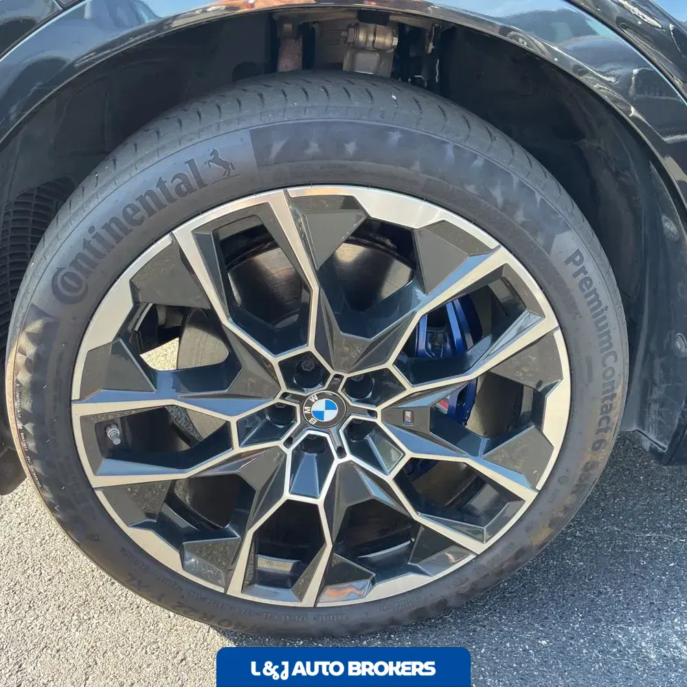 2023 BMW X7 M60i