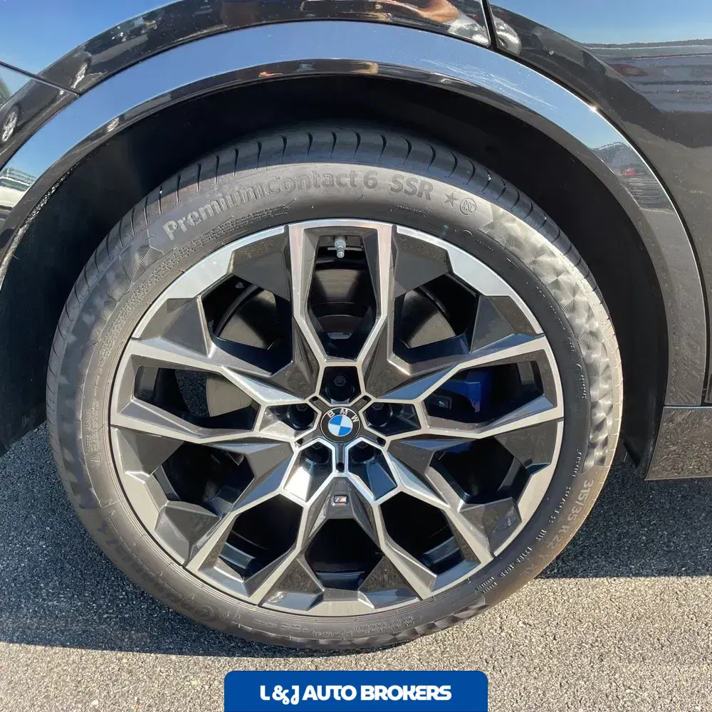 2023 BMW X7 M60i