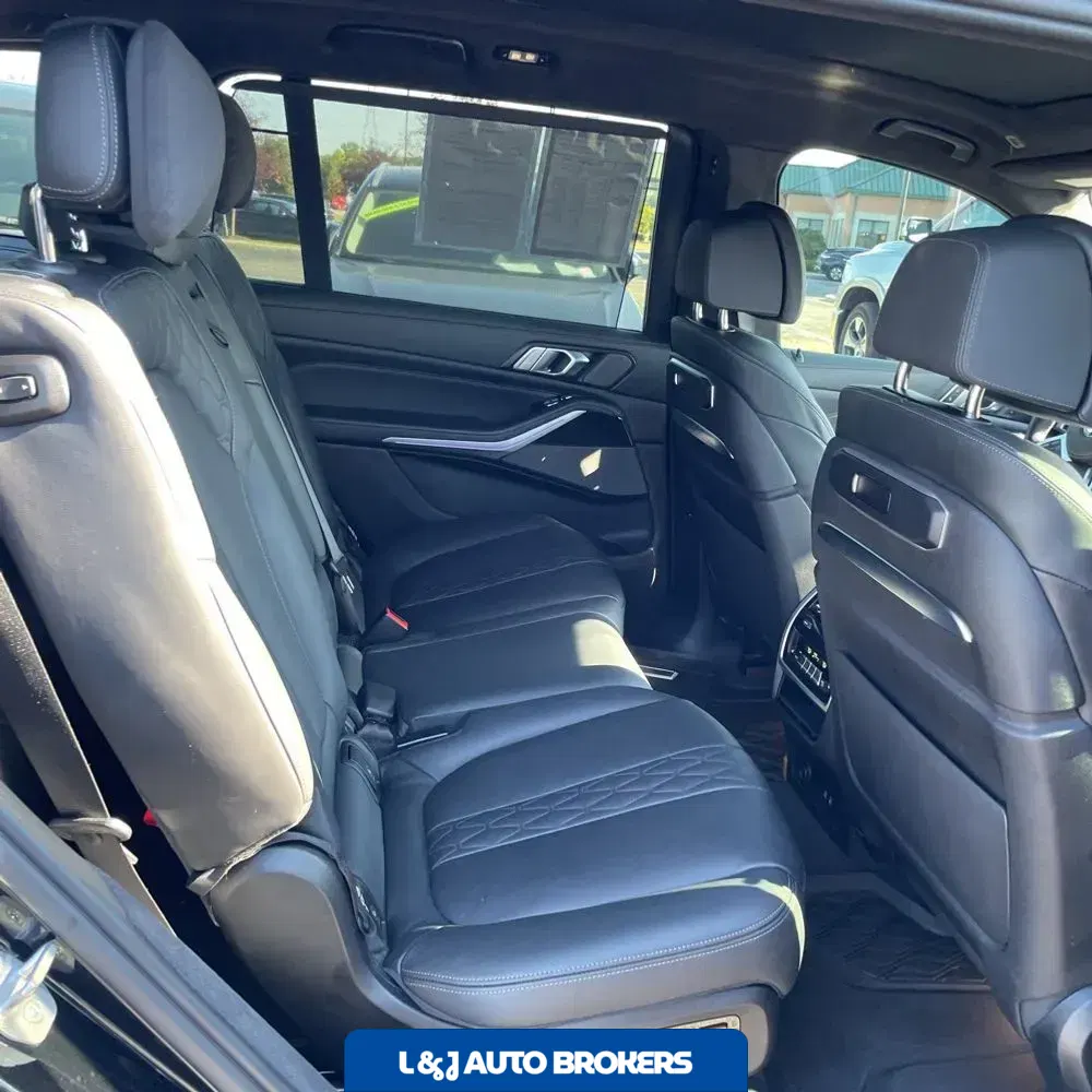 2023 BMW X7 M60i