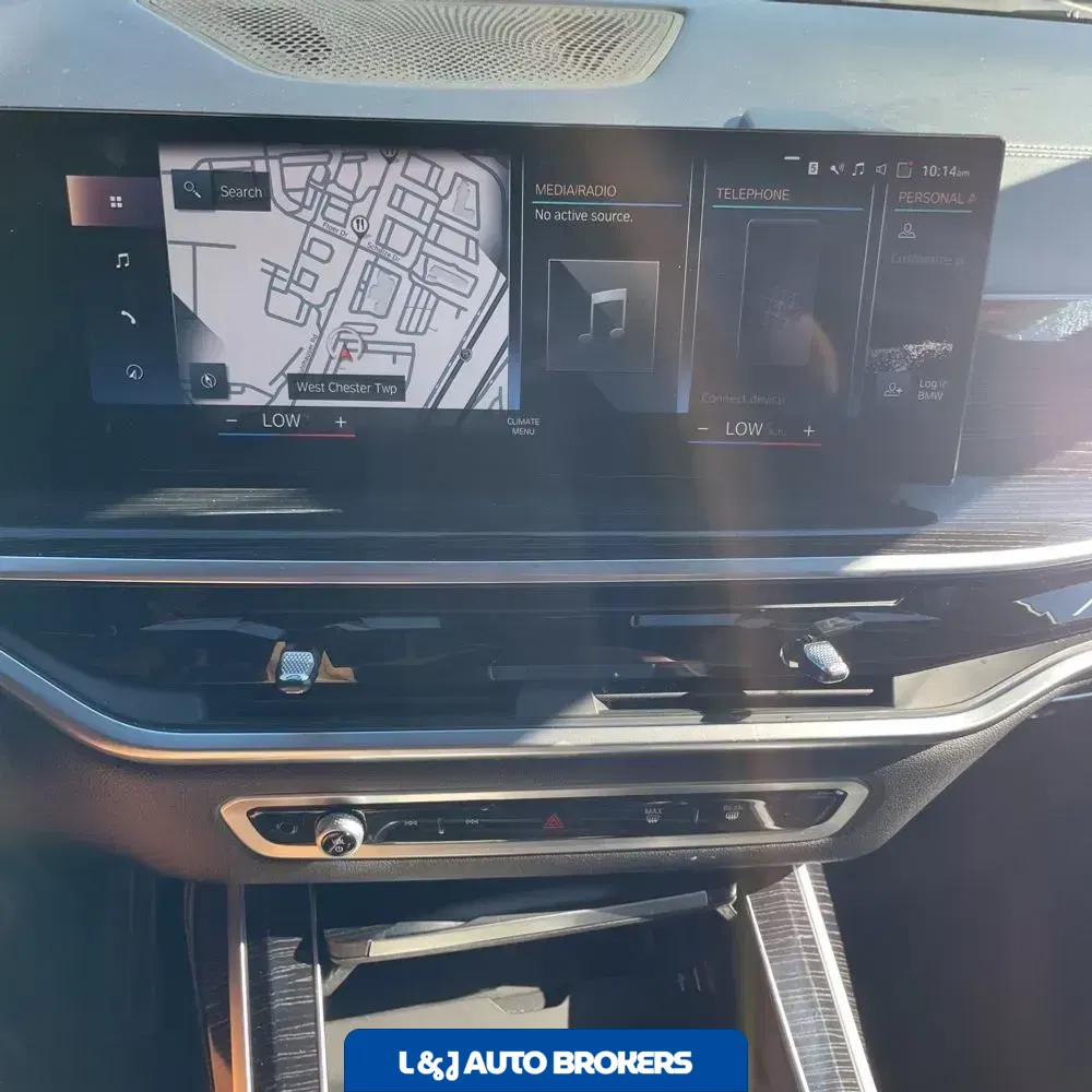 2023 BMW X7 M60i
