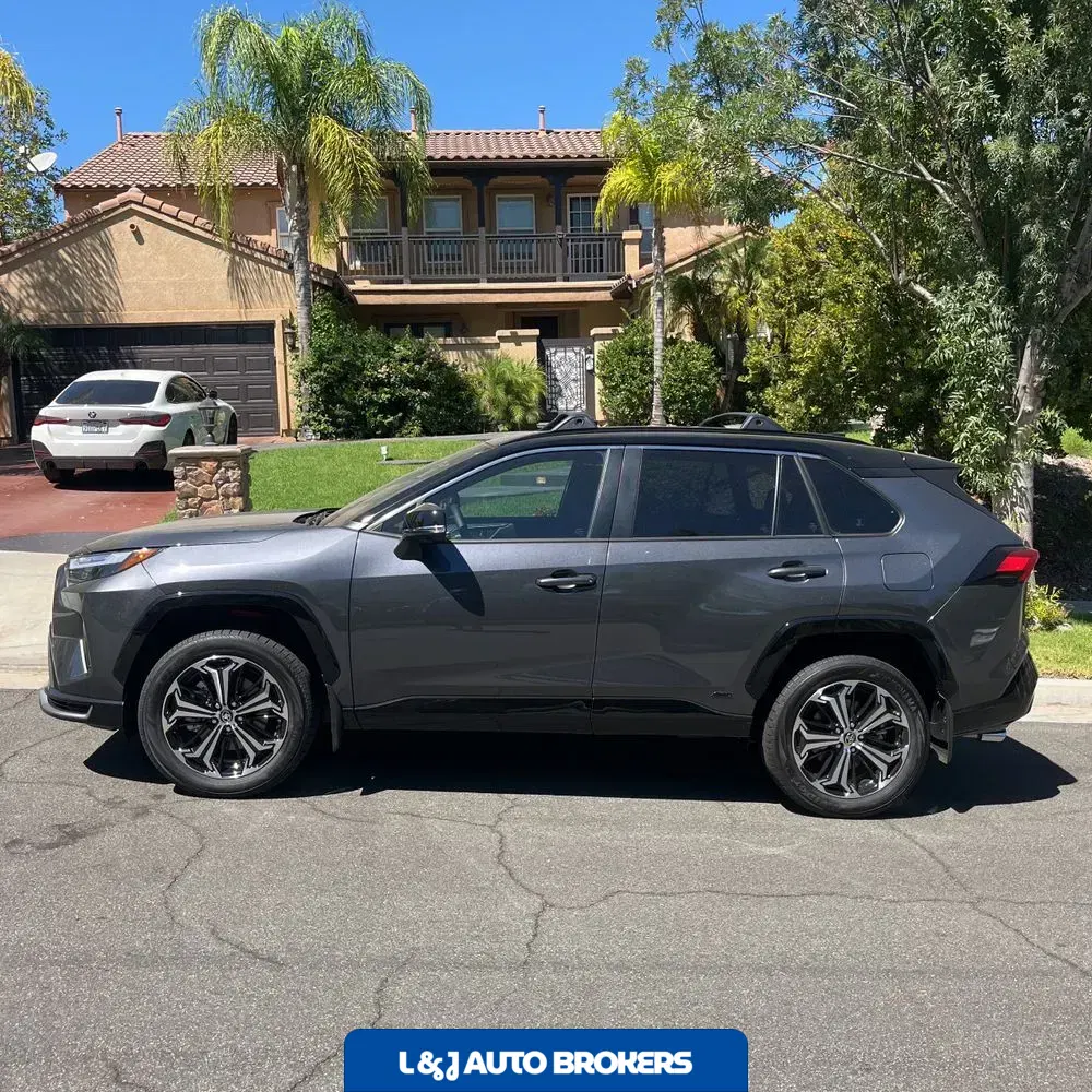 2025 Toyota RAV4 Plug-in Hybrid XSE