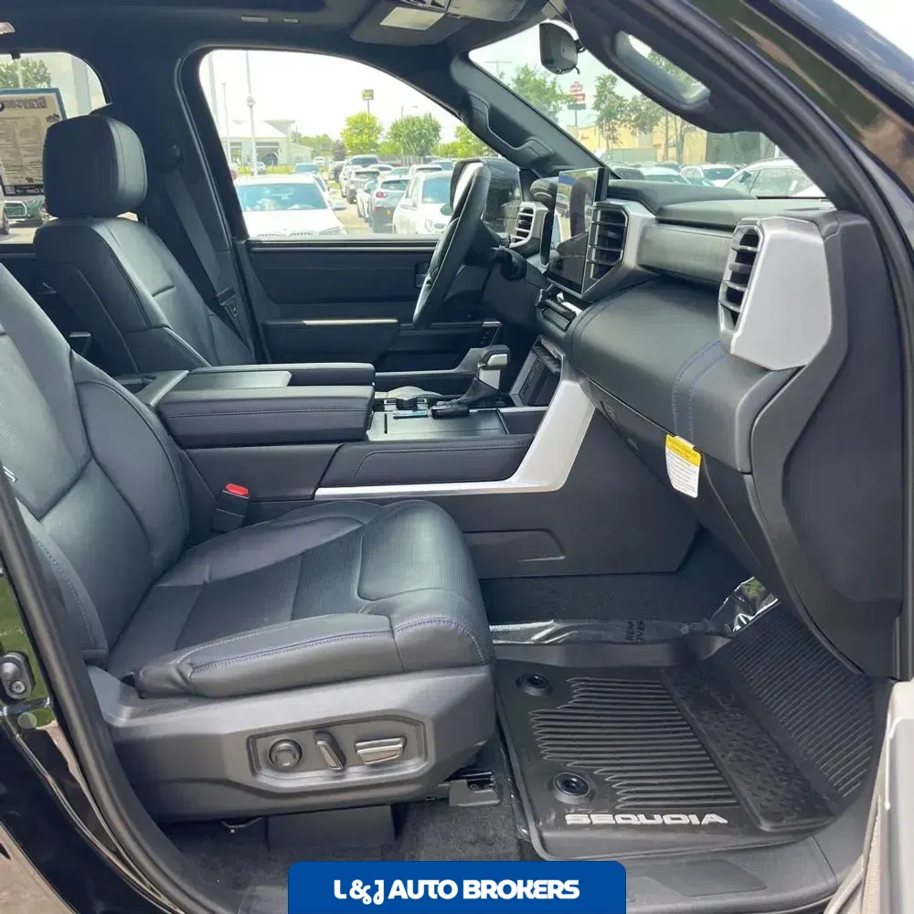 2025 Toyota Sequoia Platinum