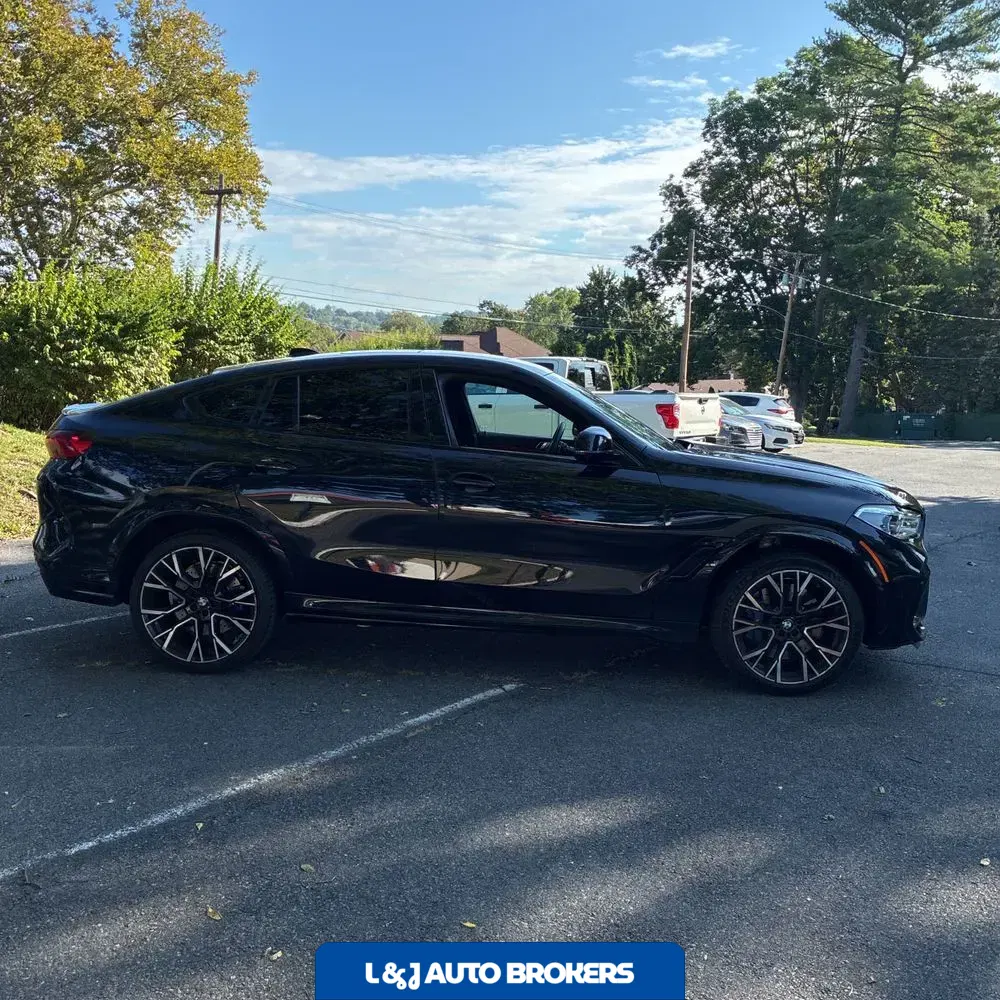 2021 BMW X6 M