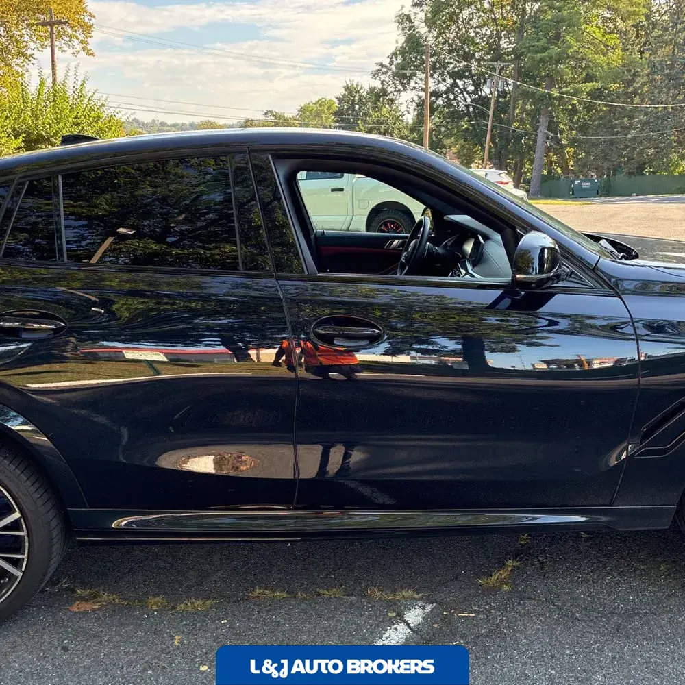 2021 BMW X6 M