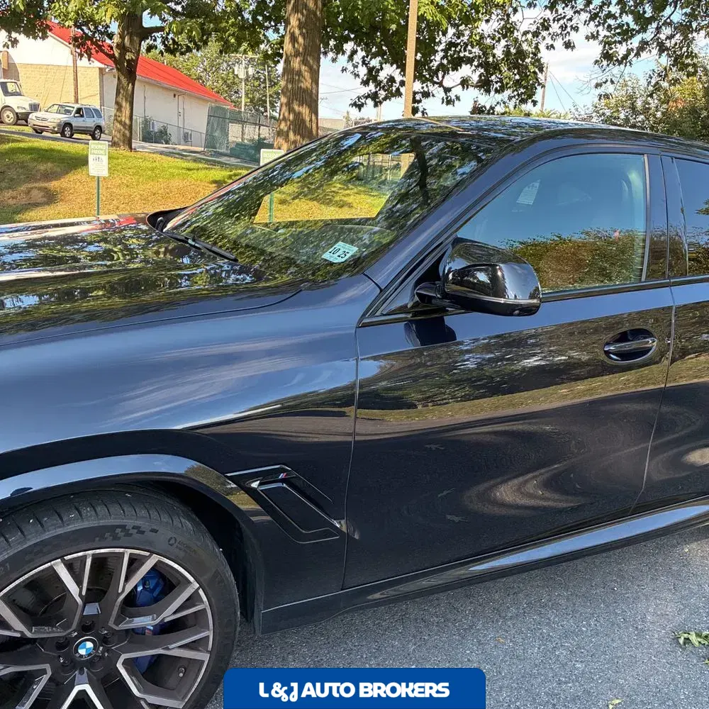 2021 BMW X6 M