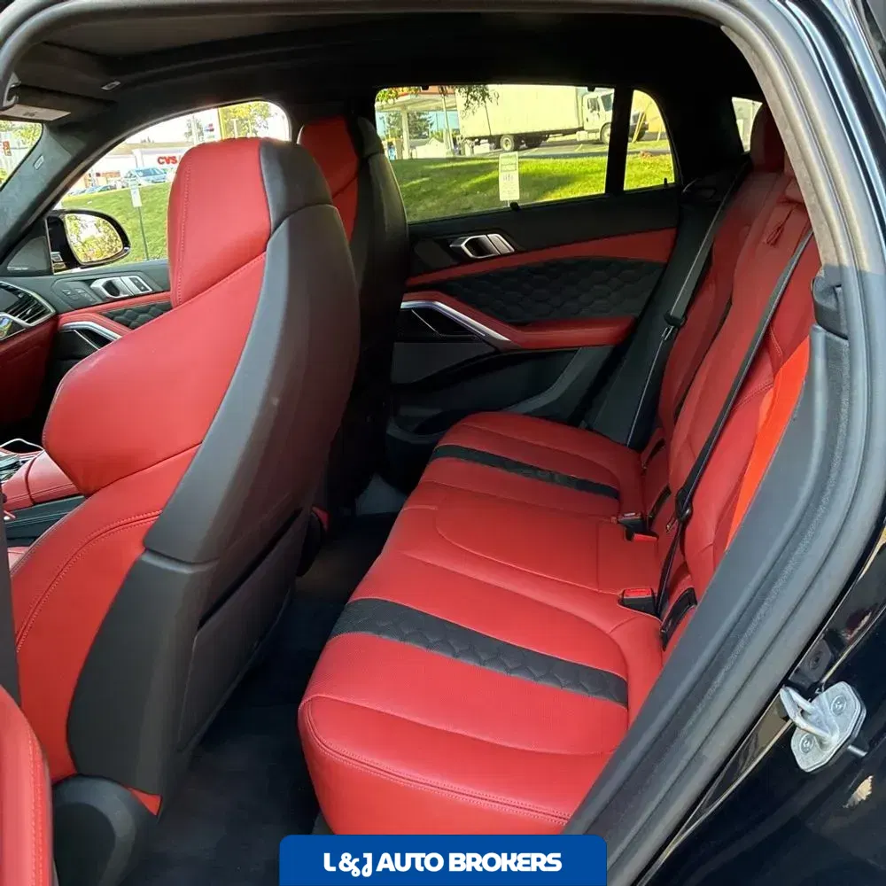 2021 BMW X6 M