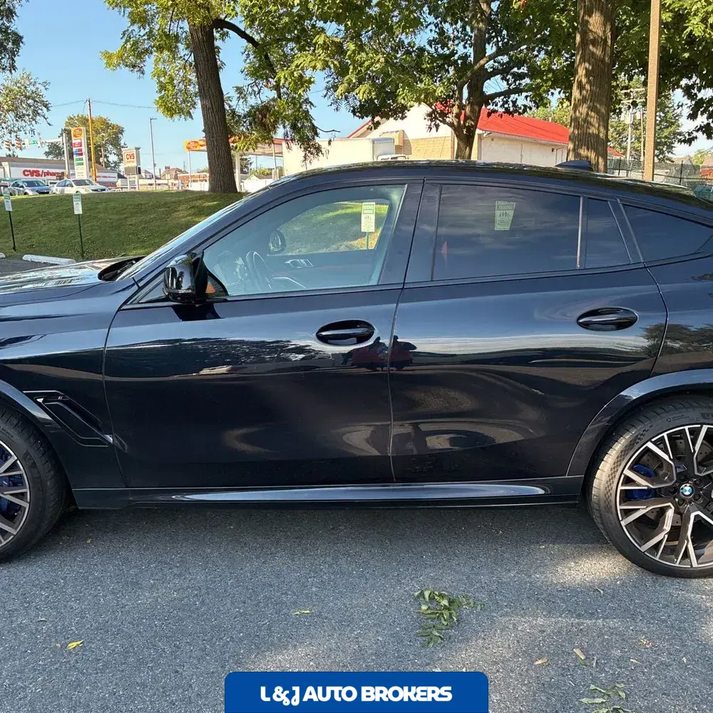2021 BMW X6 M