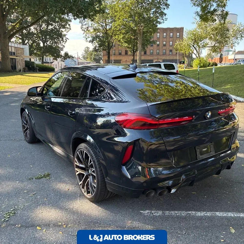 2021 BMW X6 M