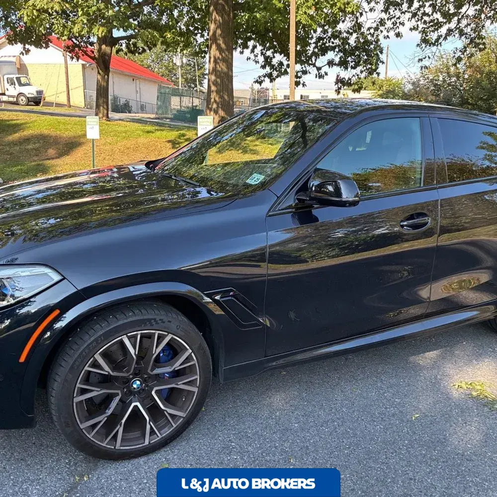 2021 BMW X6 M