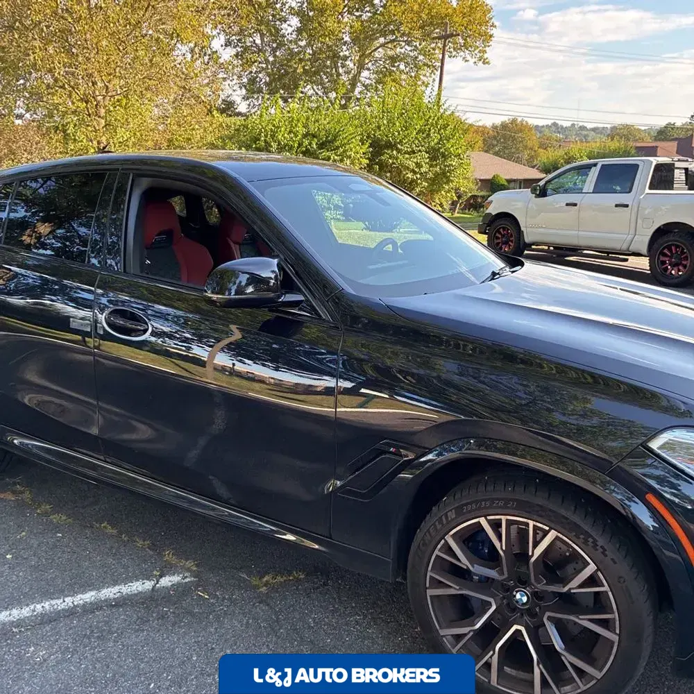 2021 BMW X6 M