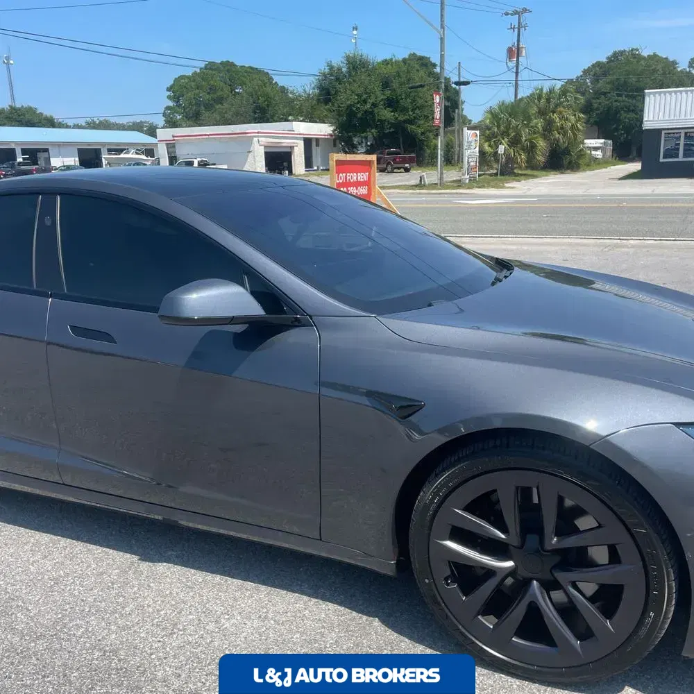 2022 Tesla Model S Plaid