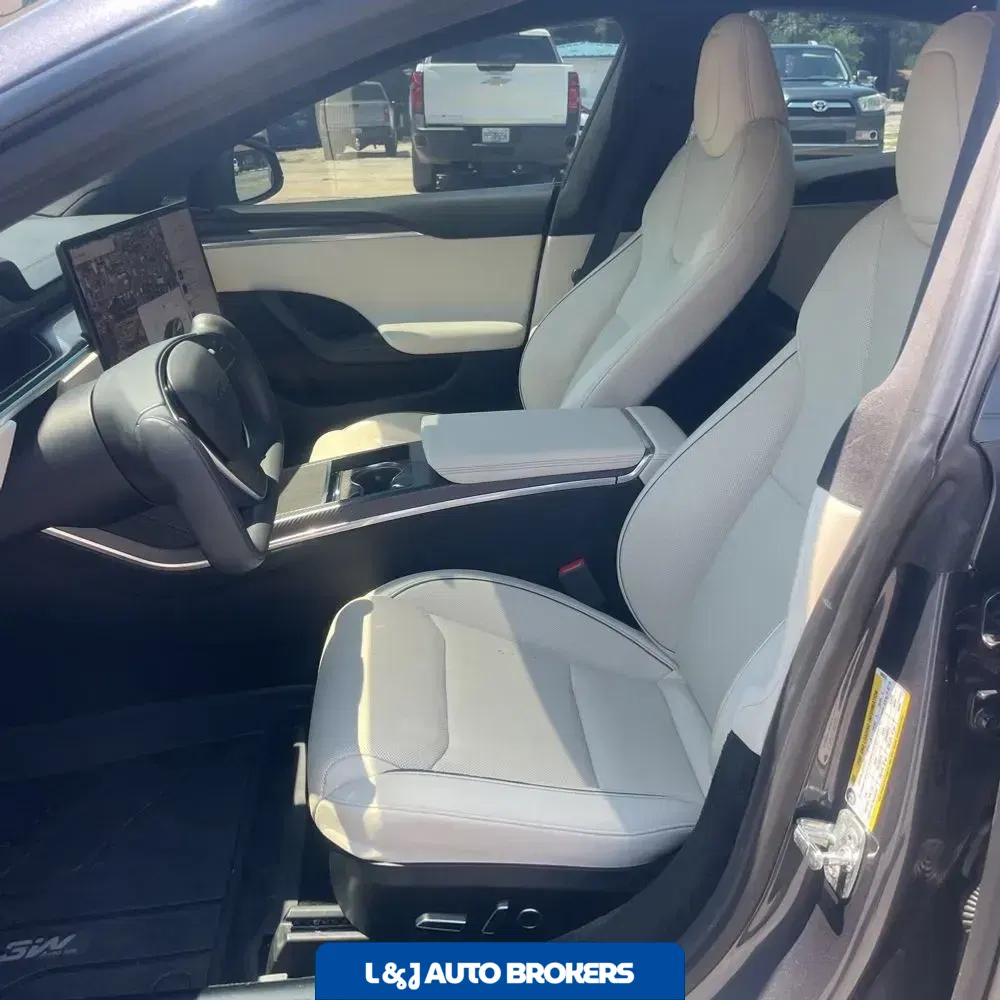 2022 Tesla Model S Plaid