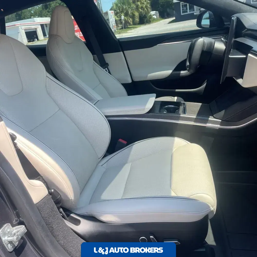 2022 Tesla Model S Plaid