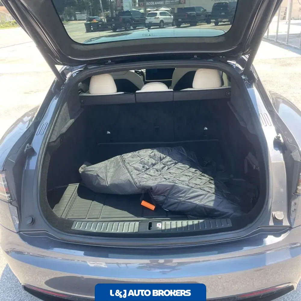2022 Tesla Model S Plaid