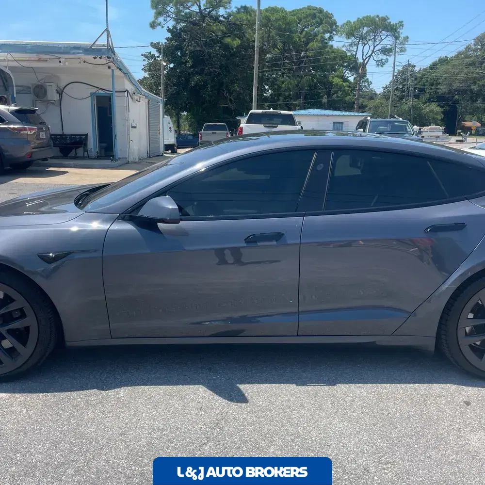 2022 Tesla Model S Plaid