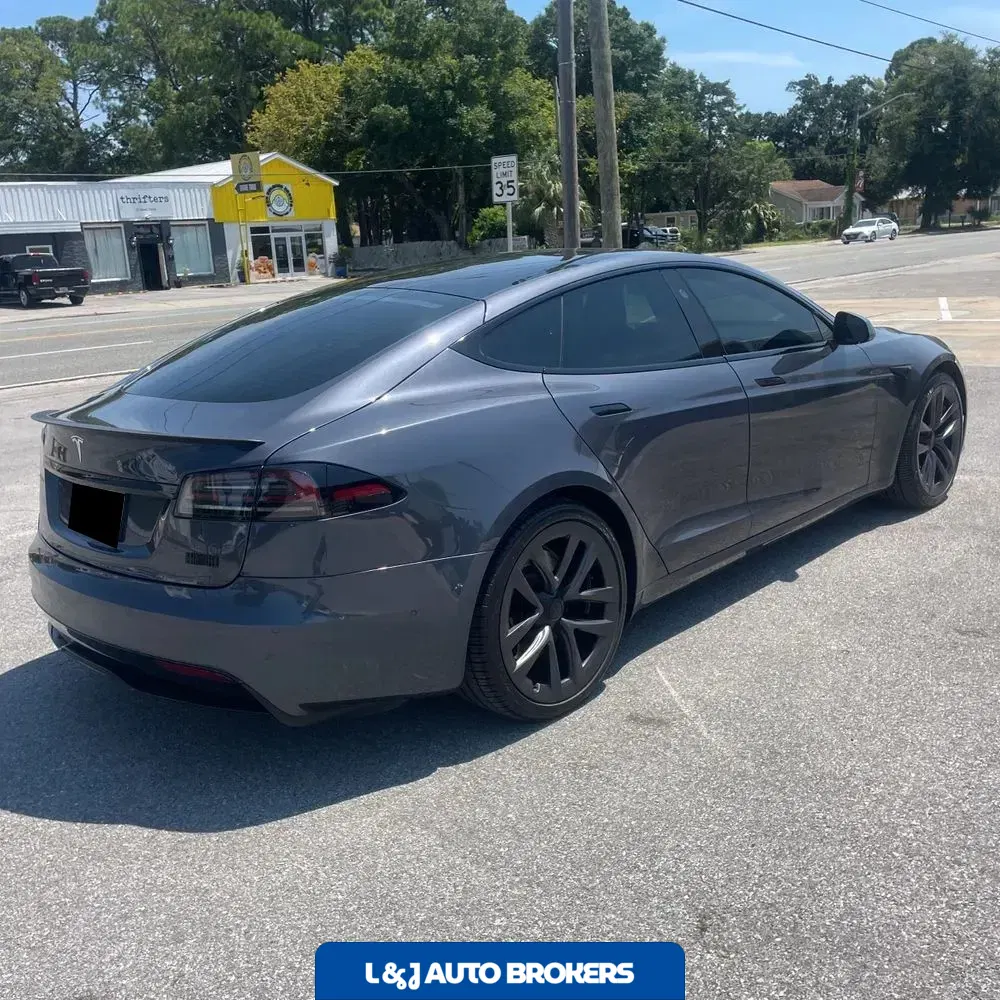 2022 Tesla Model S Plaid