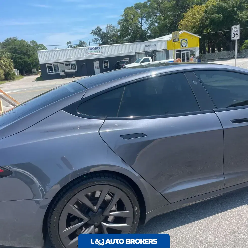 2022 Tesla Model S Plaid