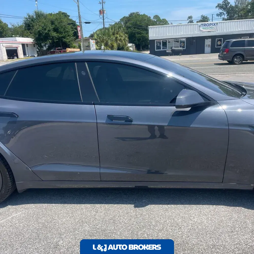 2022 Tesla Model S Plaid