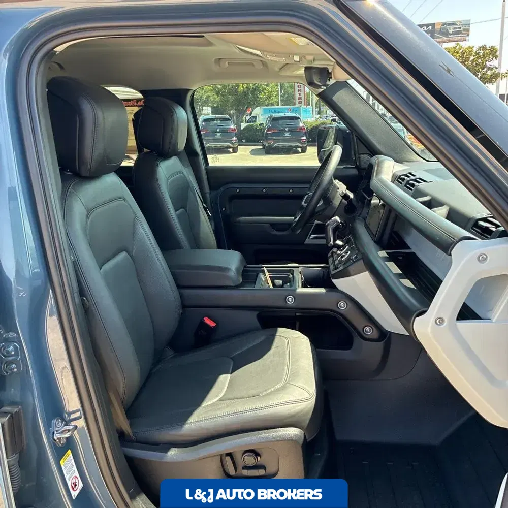 2024 Land Rover Defender 110 S P300