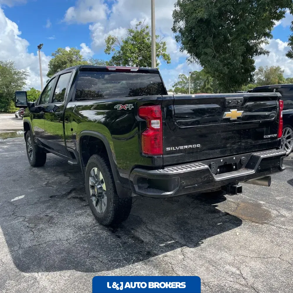 2024 Chevrolet Silverado 2500HD Custom