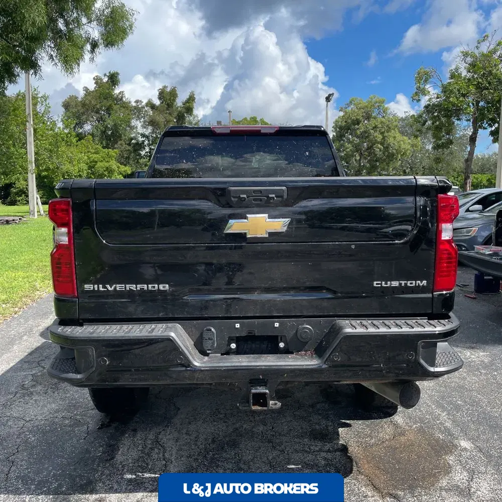 2024 Chevrolet Silverado 2500HD Custom