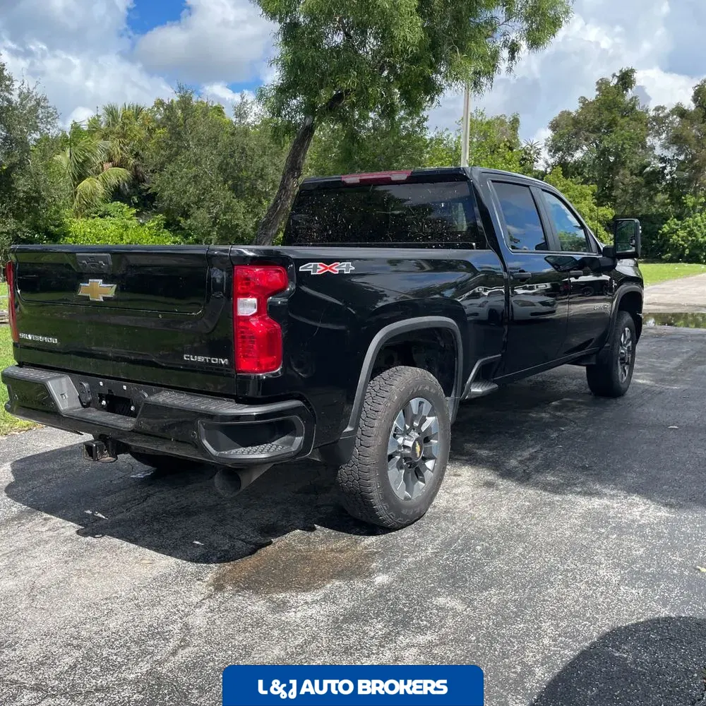 2024 Chevrolet Silverado 2500HD Custom
