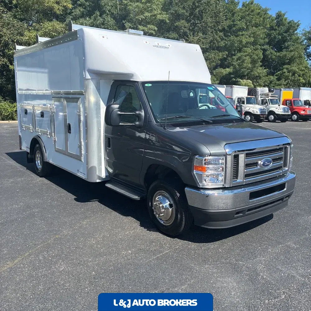 2025 Ford Commercial Vans E450