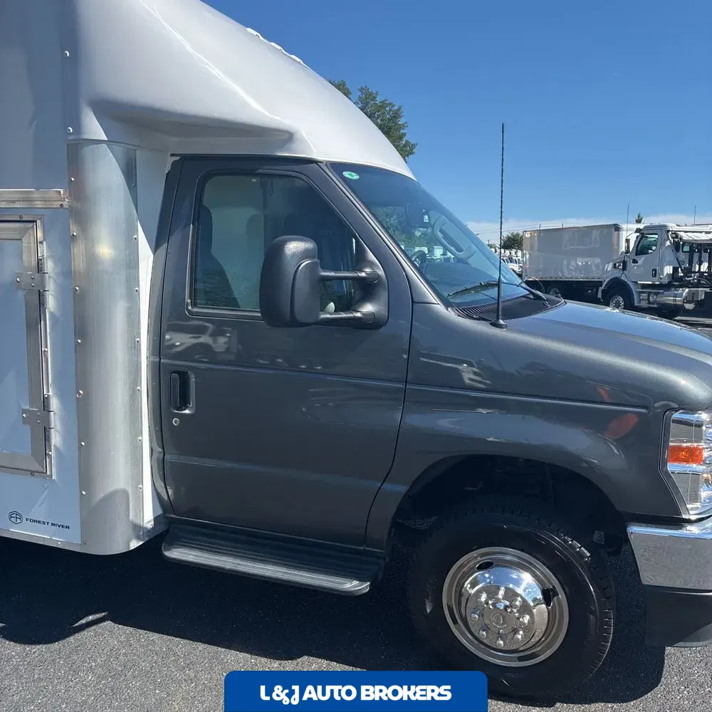 2025 Ford Commercial Vans E450